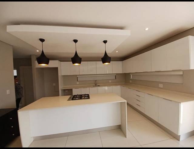4 BEDROOM TOWNHOUSE FOR SALE IN IZINGA